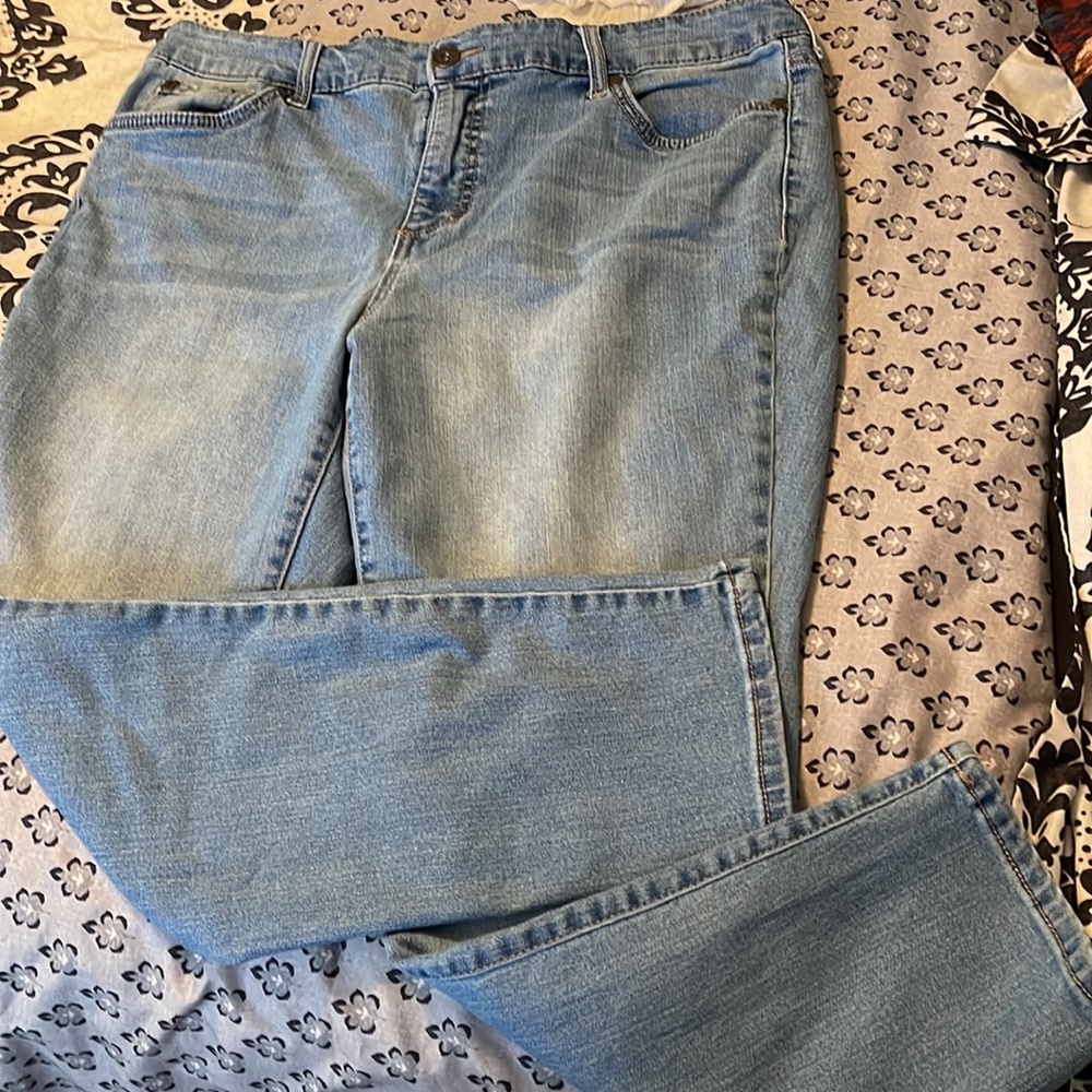 Bandolino Crop Jeans